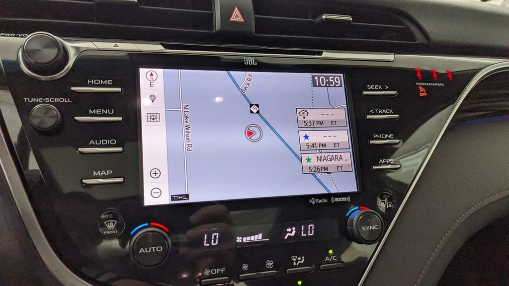 Used 2018 Toyota Camry XLE FWD image 24