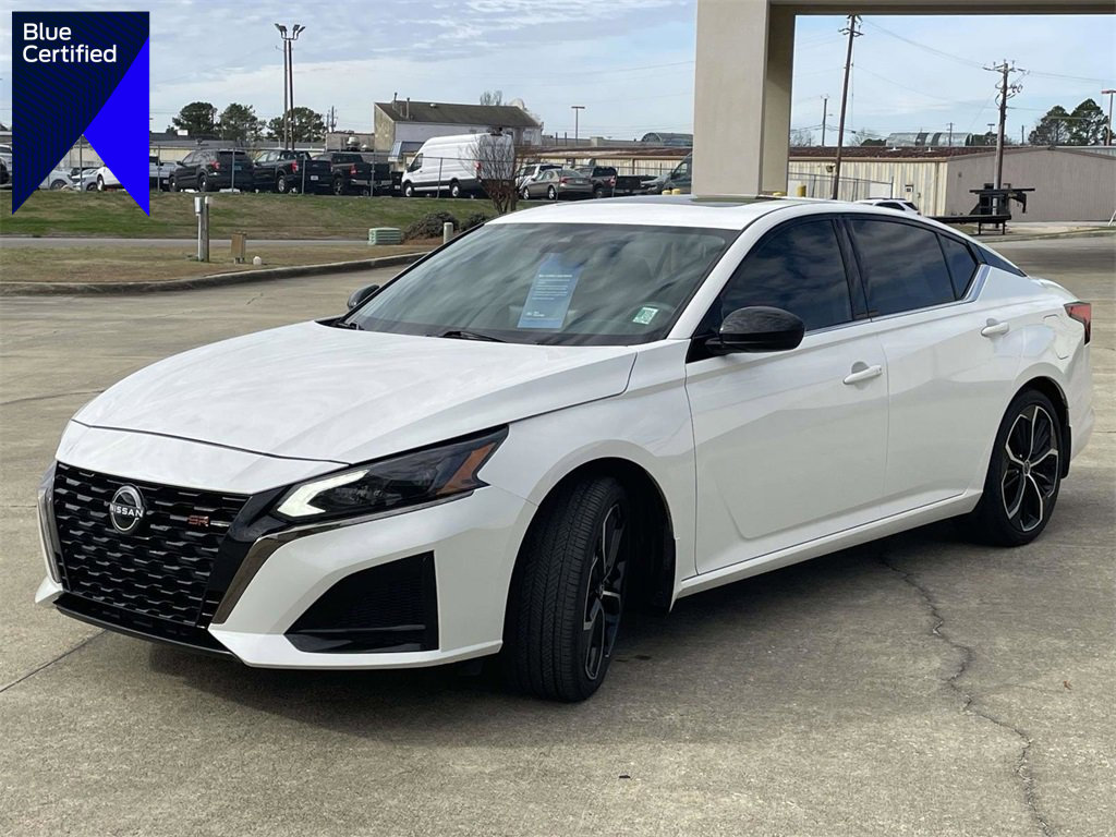 Used 2023 Nissan Altima 2.5 SR w/ SR Premium Package image 1