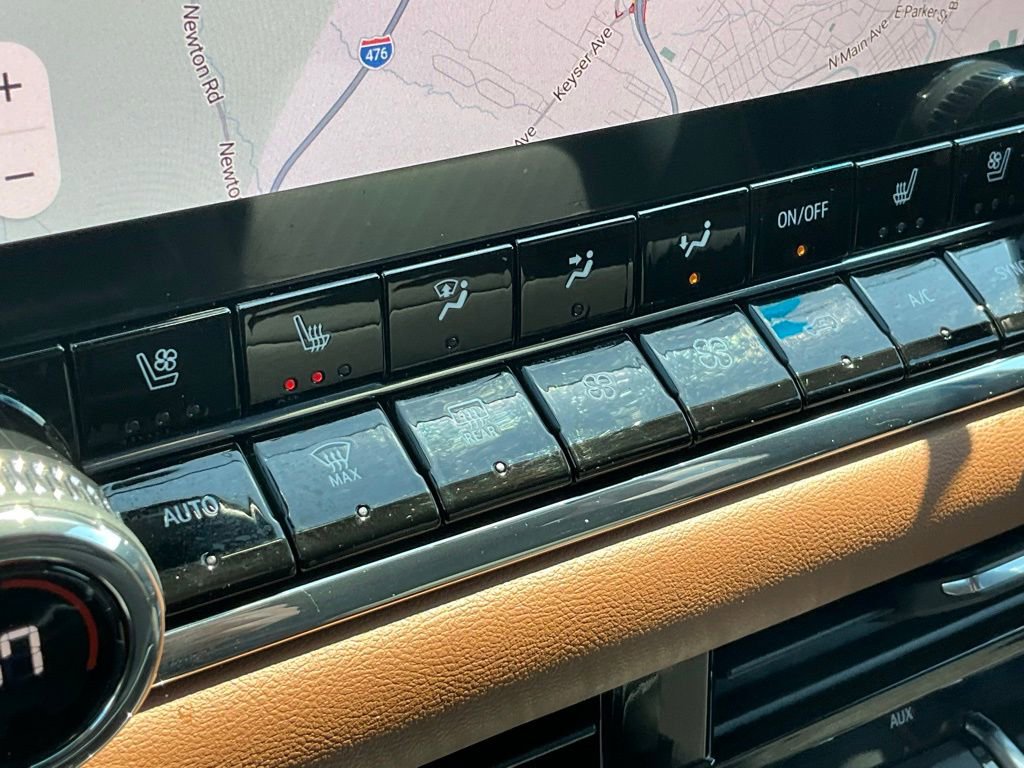 Used 2025 GMC Canyon AT4 w/ Nightfall Edition image 11