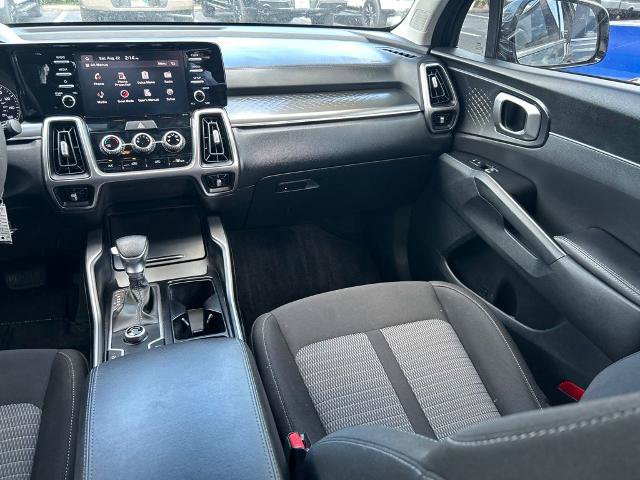 Used 2023 Kia Sorento LX FWD image 11