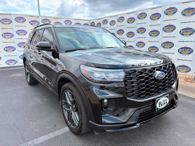 Certified 2025 Ford Explorer ST-Line w/ Premium Package AWD/4WD image 2