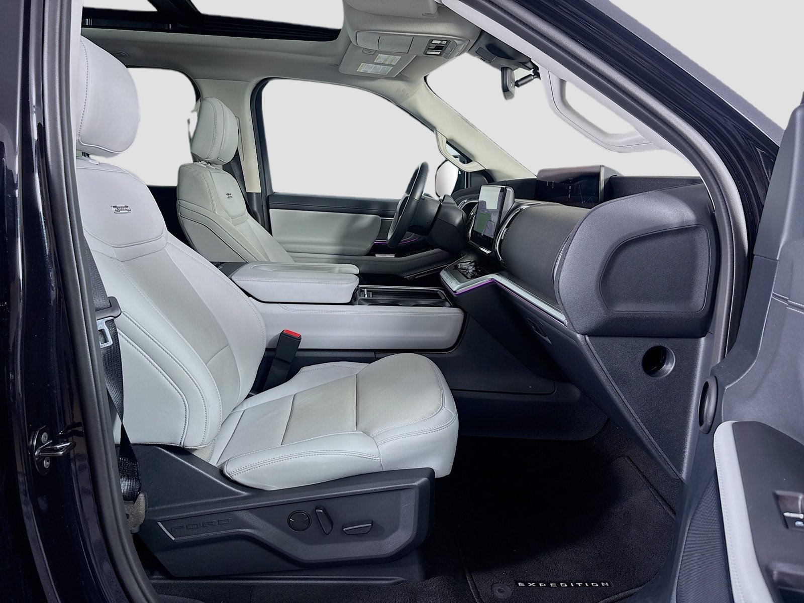 Certified 2025 Ford Expedition Platinum AWD/4WD image 31