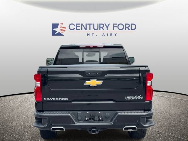 Used 2024 Chevrolet Silverado 1500 High Country w/ High Country Premium Package AWD/4WD image 3