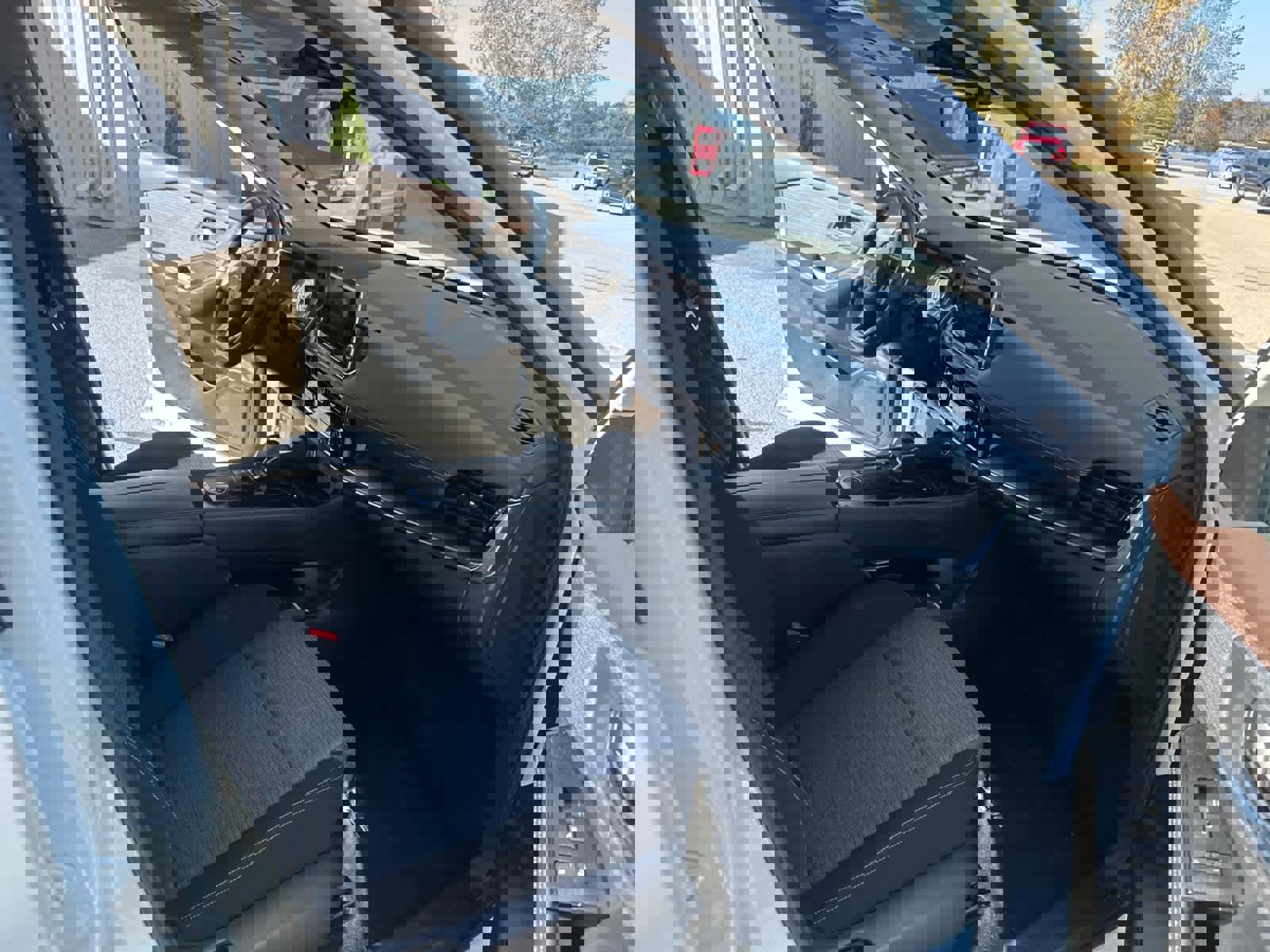 Used 2022 Nissan Rogue SV image 17