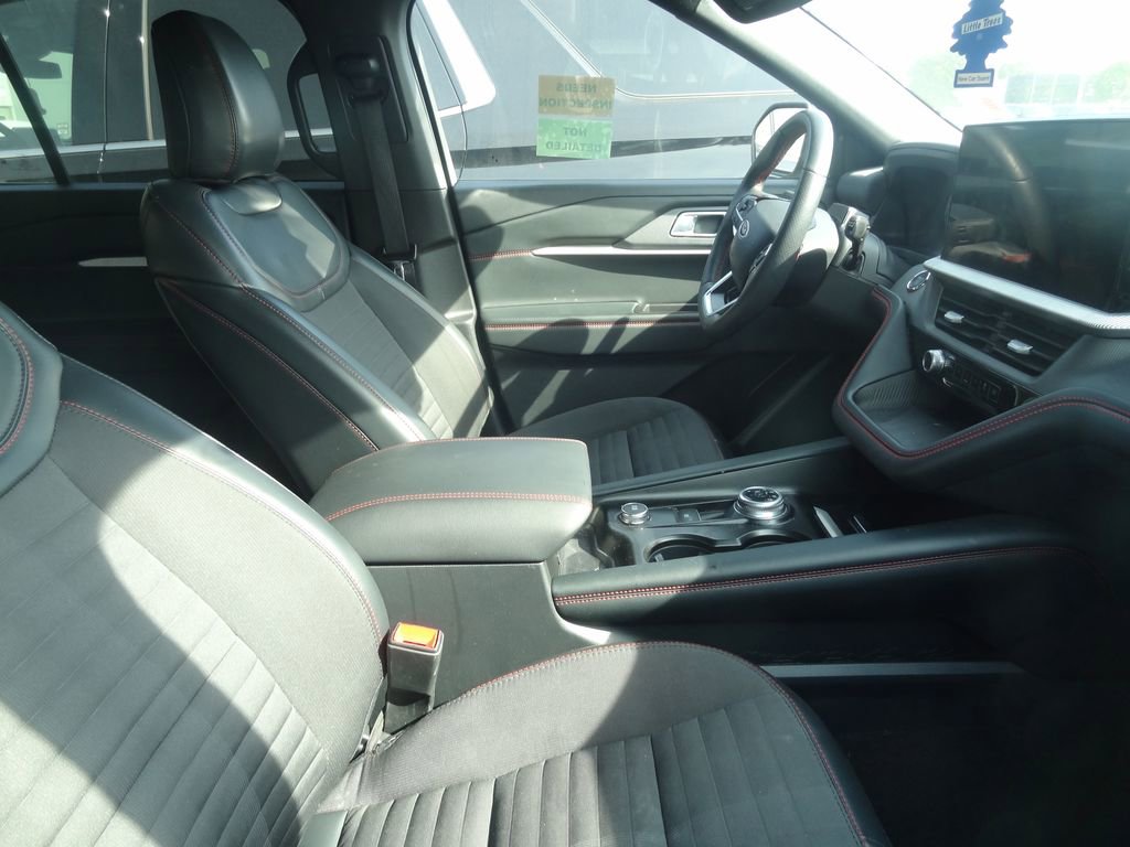 Certified 2025 Ford Explorer ST-Line AWD/4WD image 11