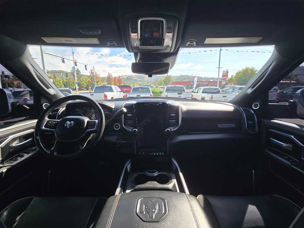 Used 2022 RAM 3500 Laramie AWD/4WD image 15