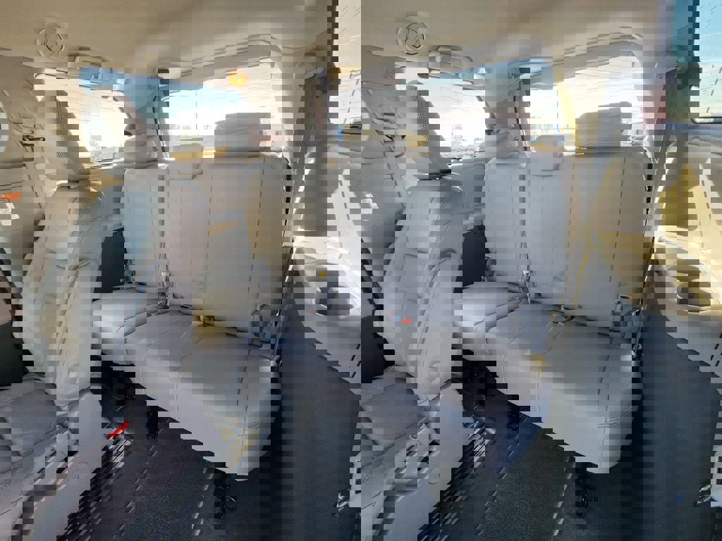 Used 2019 Toyota Sienna XLE image 14