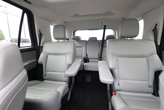 Certified 2025 Ford Expedition Active AWD/4WD image 23