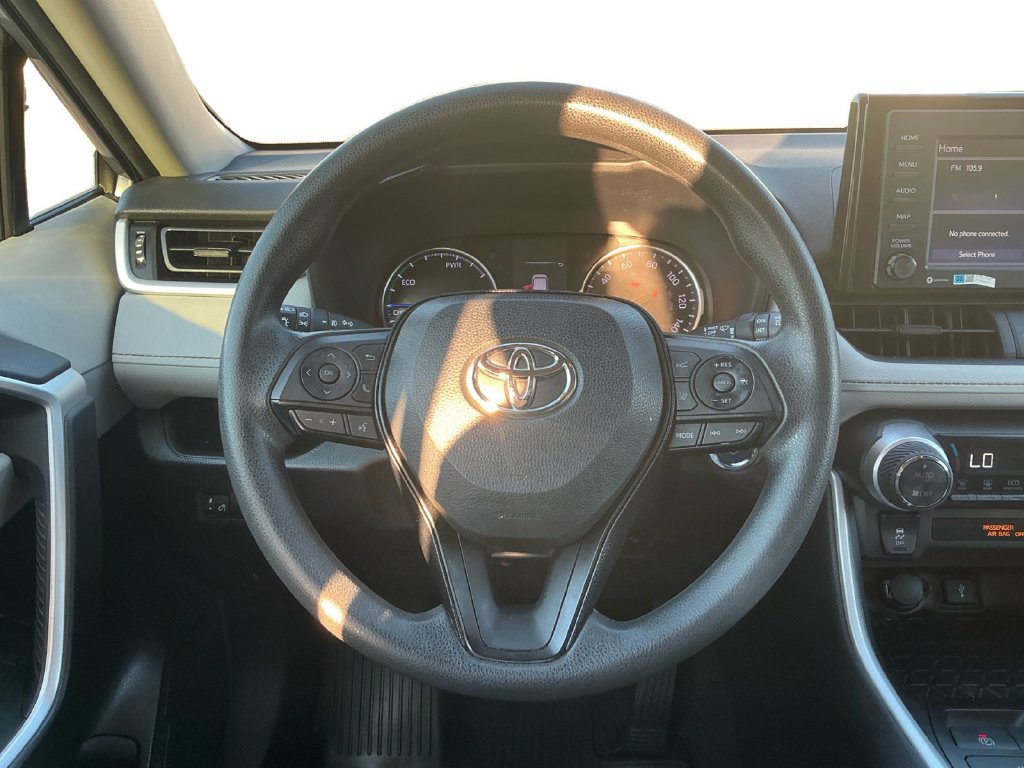 Used 2021 Toyota RAV4 XLE AWD/4WD image 18