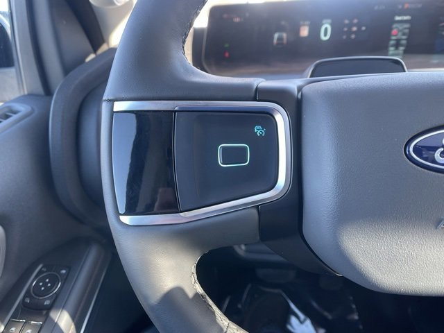 Certified 2025 Ford Expedition Active image 18