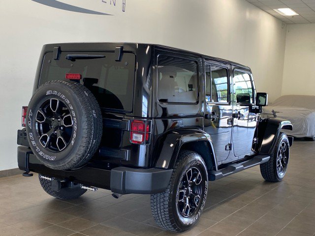 Used 2017 Jeep Wrangler Unlimited Sahara AWD/4WD image 7