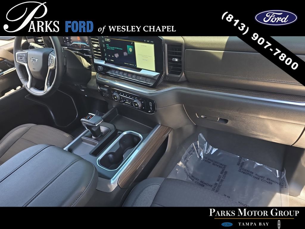 Used 2024 Chevrolet Silverado 1500 RST AWD/4WD image 9