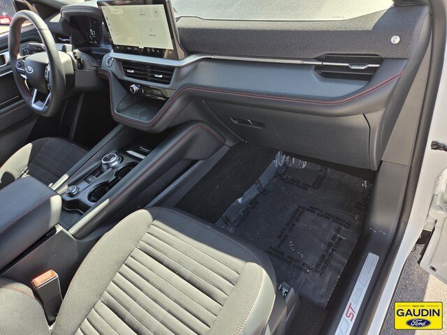 Certified 2025 Ford Explorer ST-Line w/ Premium Package RWD image 17