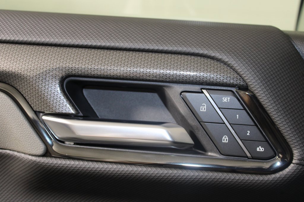 Used 2025 Chevrolet Silverado 1500 ZR2 w/ Technology Package image 21