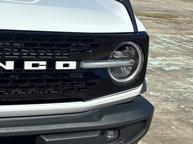 Certified 2025 Ford Bronco Outer Banks w/ Black Appearance Package AWD/4WD image 10