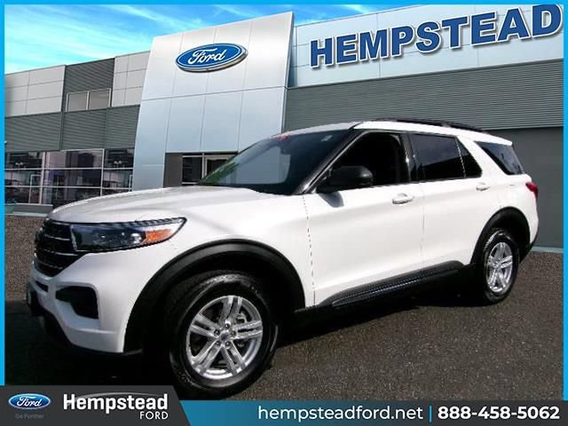 Certified 2022 Ford Explorer XLT w/ Equipment Group 202A AWD/4WD image 1