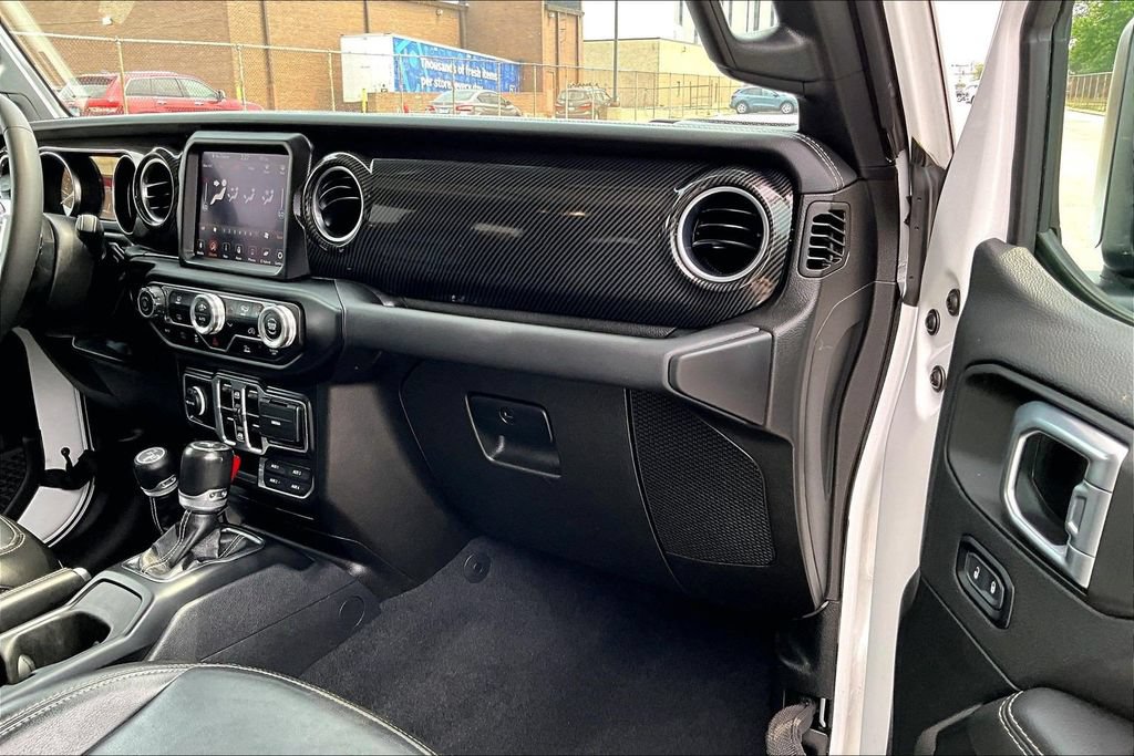 Used 2023 Jeep Wrangler Unlimited Sahara AWD/4WD image 15