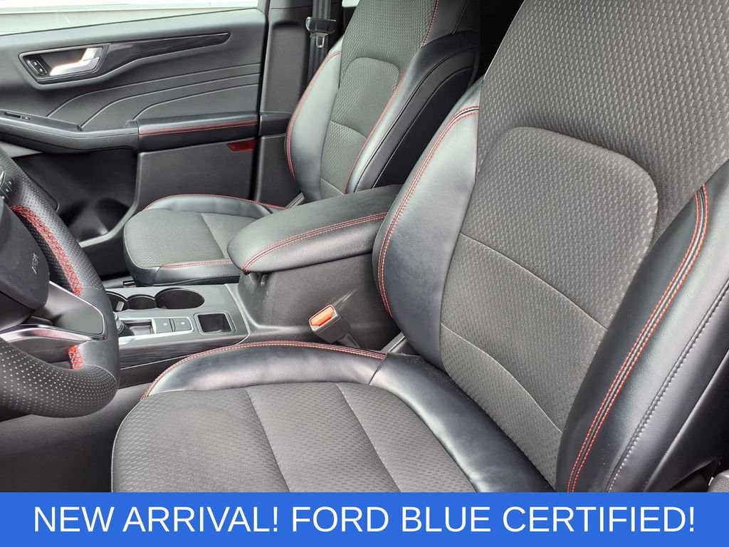 Certified 2023 Ford Escape ST-Line Select w/ Tech Pack #1 AWD/4WD image 3