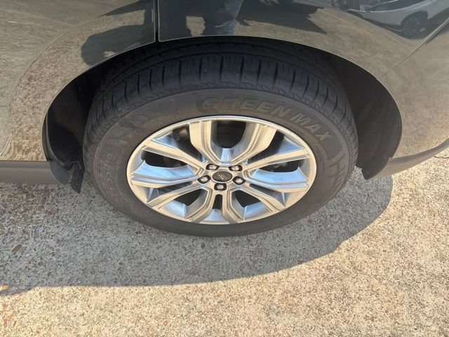 Certified 2024 Ford Edge Titanium AWD/4WD image 11
