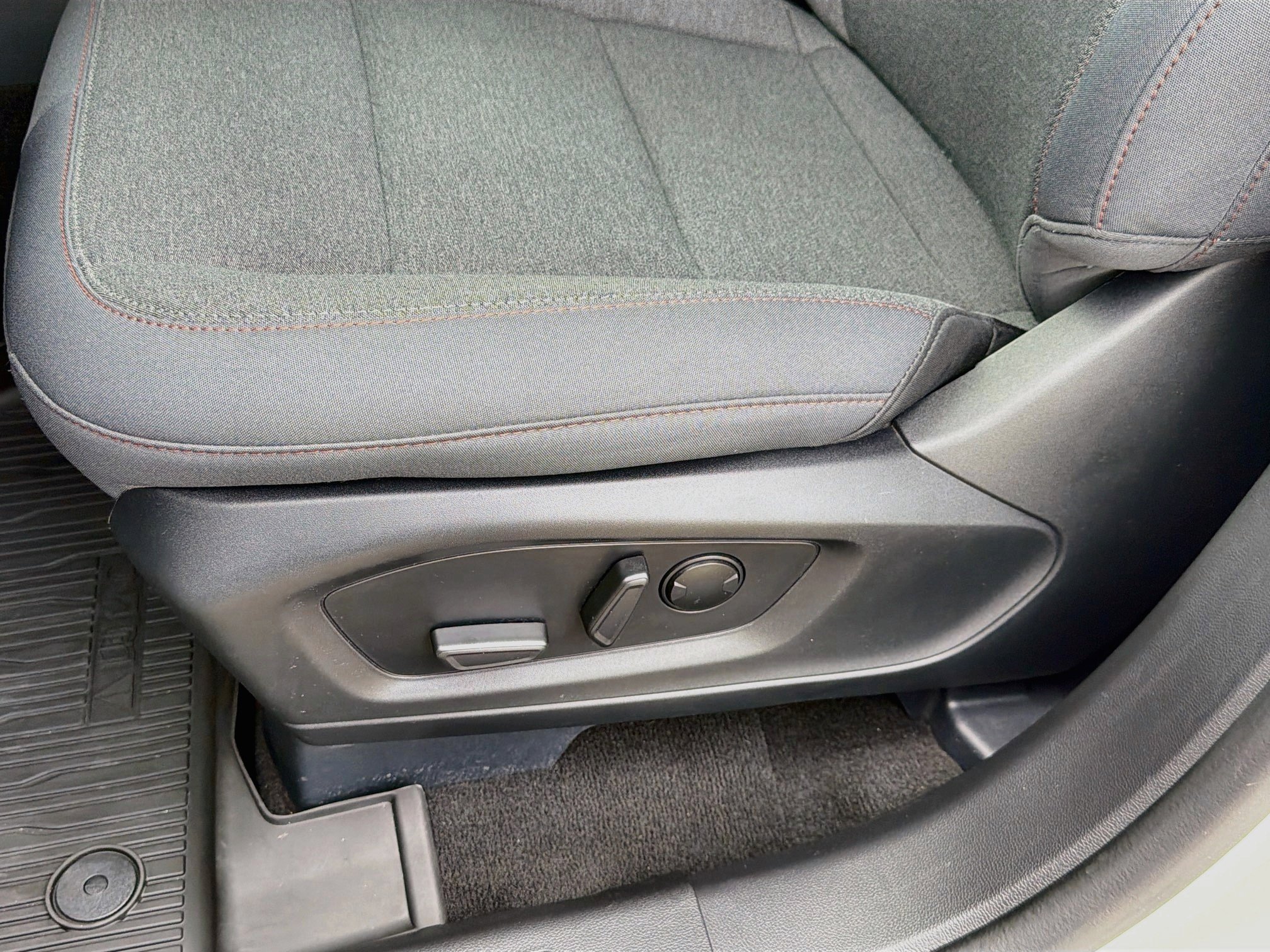Certified 2025 Ford Explorer Active RWD image 20