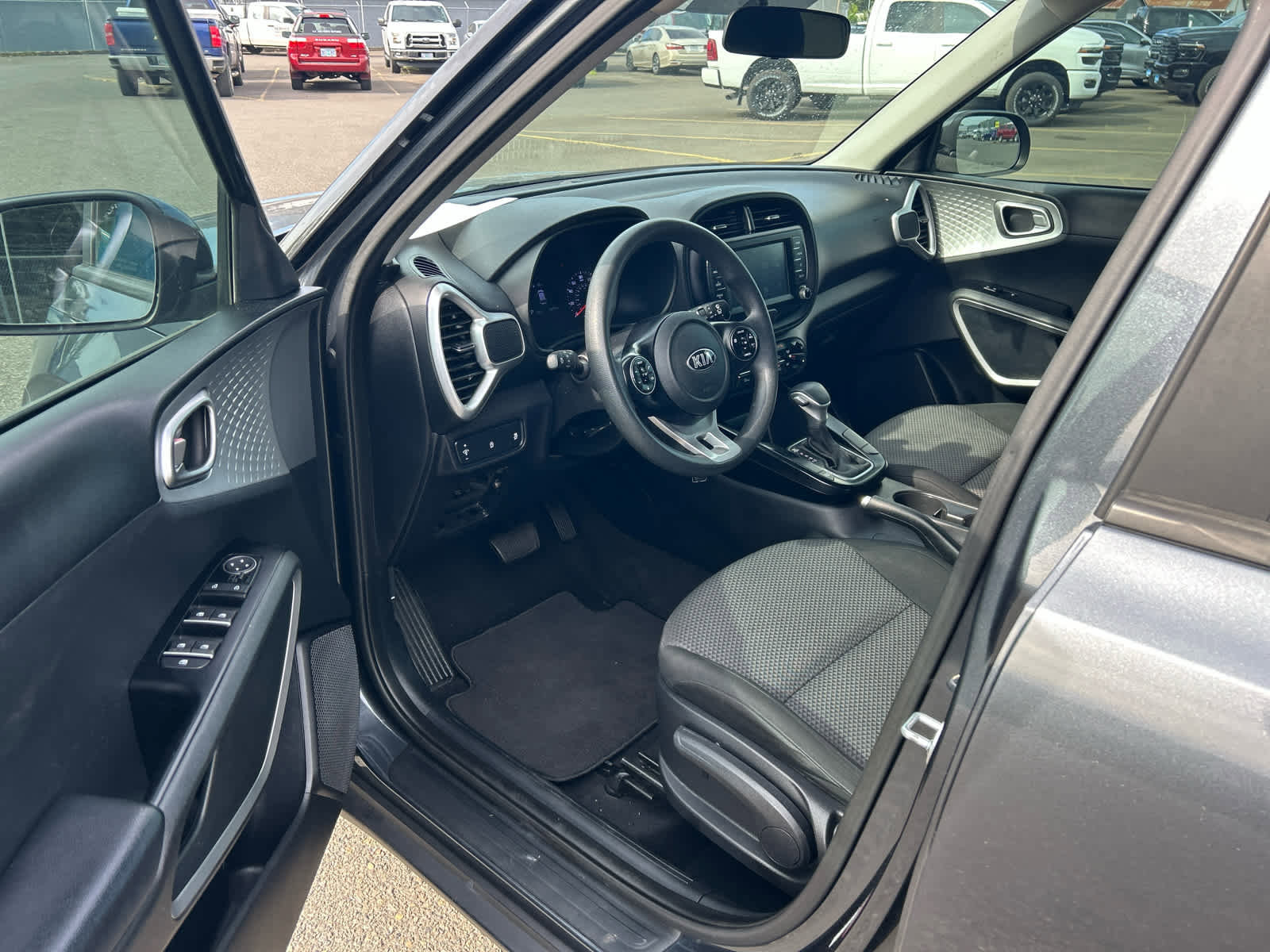 Used 2020 Kia Soul LX FWD image 10