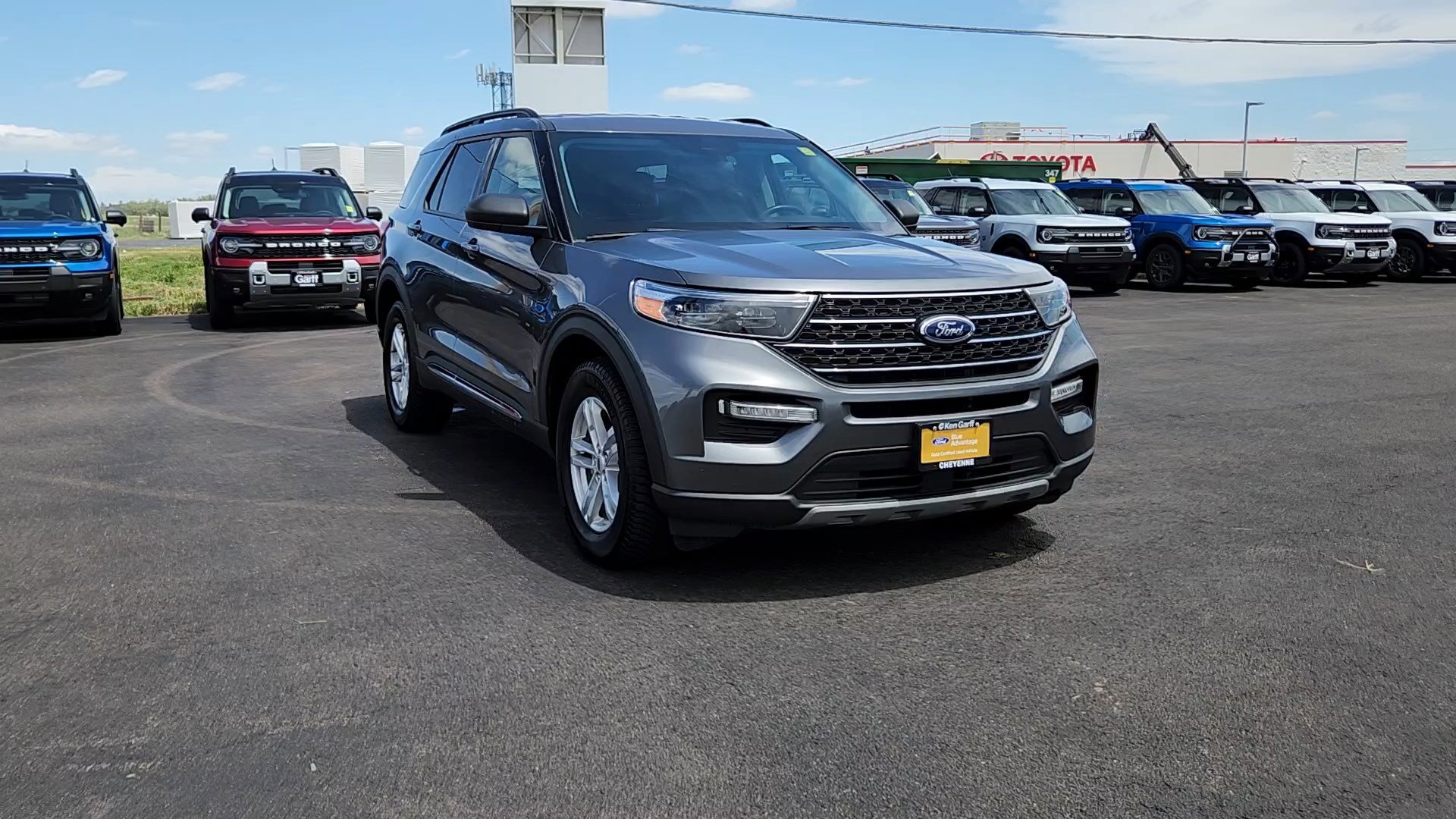 Certified 2022 Ford Explorer XLT w/ Equipment Group 202A AWD/4WD image 5