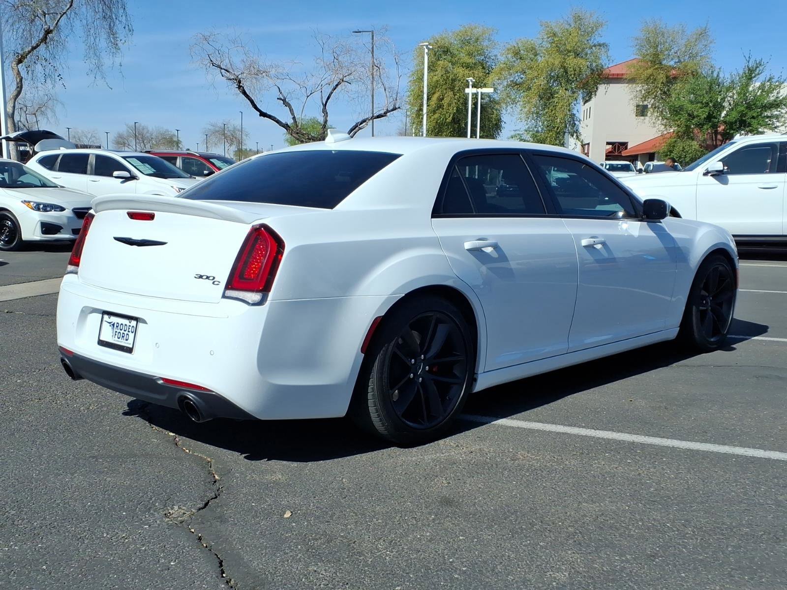 Used 2023 Chrysler 300 C image 4