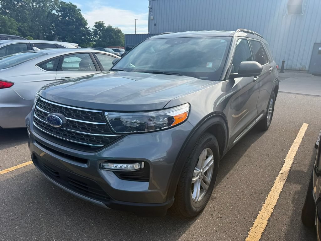 Certified 2024 Ford Explorer XLT w/ Equipment Group 202A AWD/4WD image 2