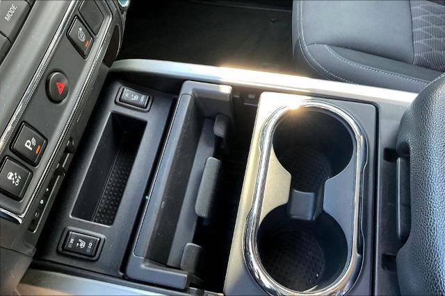 Used 2024 Nissan Titan SV w/ SV Convenience Package image 19
