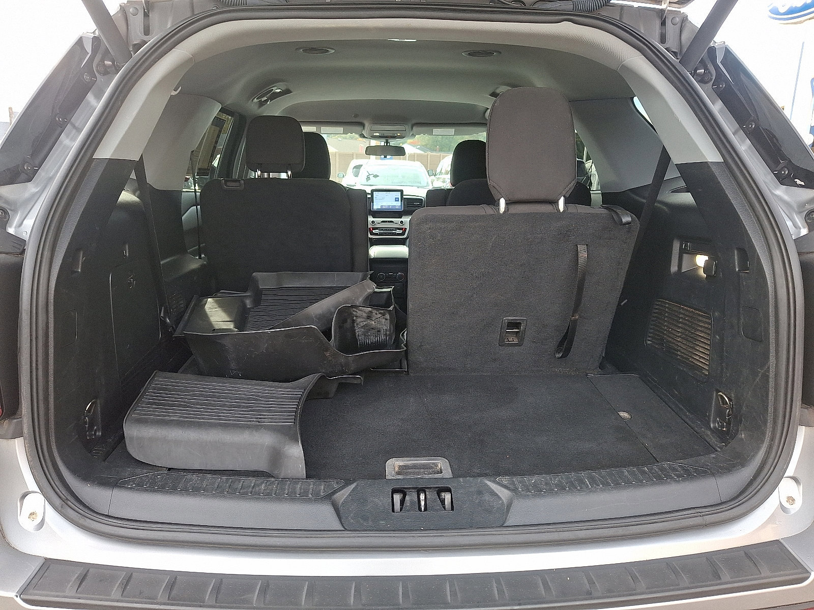 Certified 2022 Ford Explorer XLT w/ Class IV Trailer Tow Package image 28