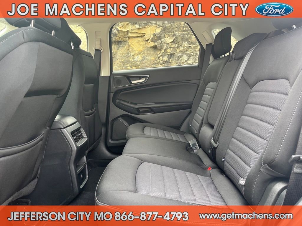 Certified 2023 Ford Edge SE w/ Black Appearance Package image 11