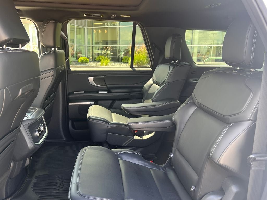 Certified 2025 Ford Expedition Max Platinum w/ Stealth Appearance Package AWD/4WD image 13