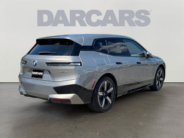Used 2023 BMW iX xDrive50 w/ Premium Package AWD/4WD image 5