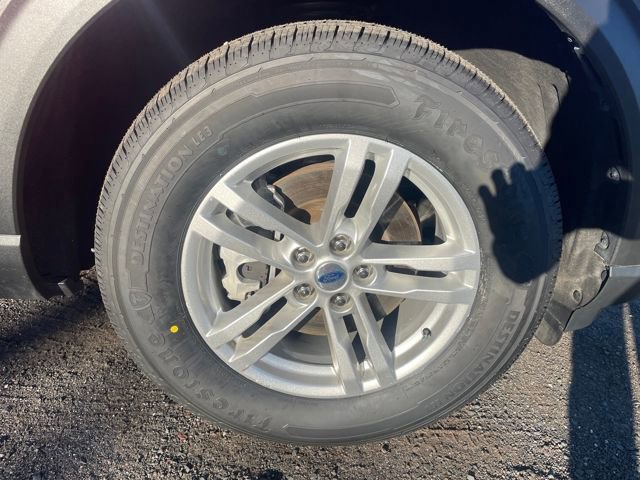 Certified 2022 Ford Explorer XLT w/ Equipment Group 202A image 9