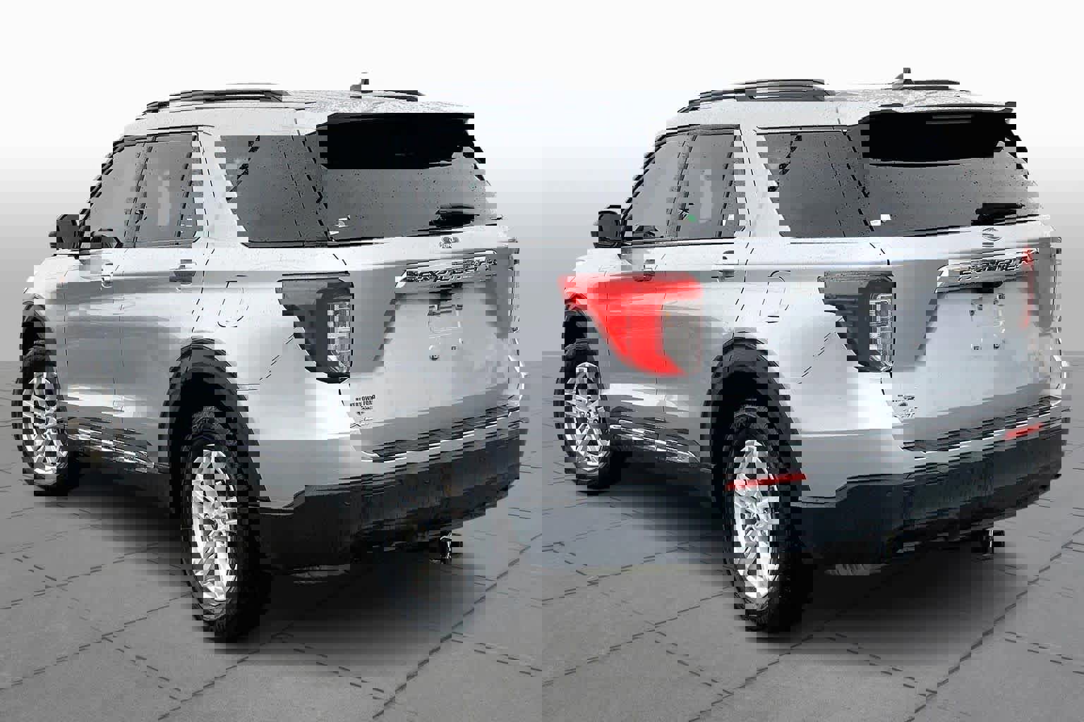 Certified 2023 Ford Explorer XLT image 4