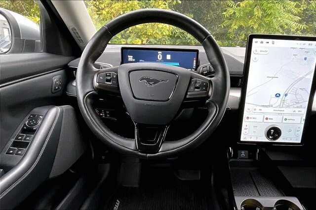 Certified 2021 Ford Mustang Mach-E Select w/ Comfort/Appearance Package RWD image 5