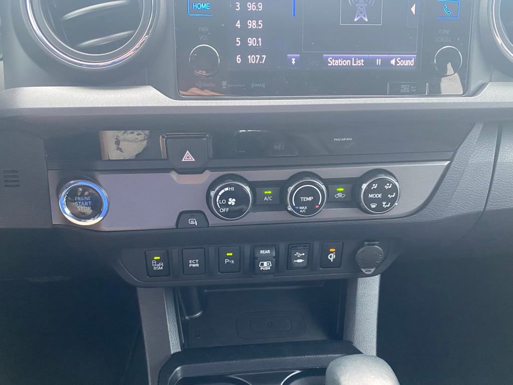 Used 2018 Toyota Tacoma TRD Sport w/ Technology Package RWD image 17