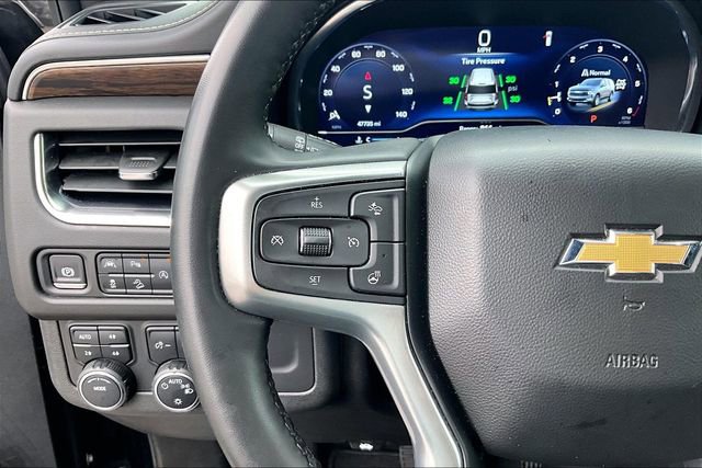 Used 2024 Chevrolet Suburban Premier image 18
