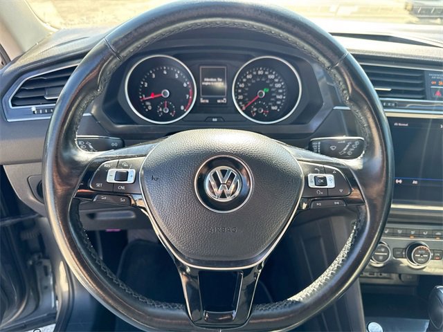 Used 2018 Volkswagen Tiguan SE w/ Panoramic Sunroof Package image 16