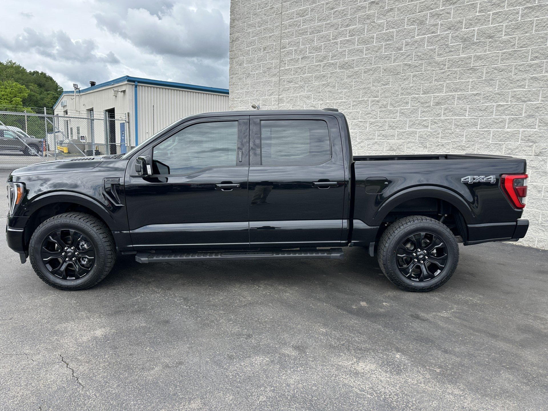 Certified 2023 Ford F150 Lariat w/ Equipment Group 502A High AWD/4WD image 4