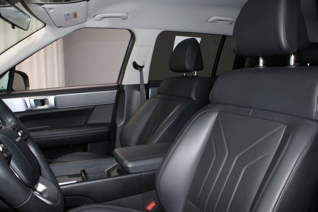 Used 2025 Hyundai Santa Fe SEL AWD/4WD image 25