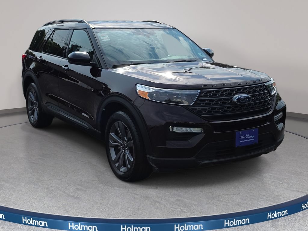 Certified 2023 Ford Explorer XLT w/ Equipment Group 202A AWD/4WD image 3