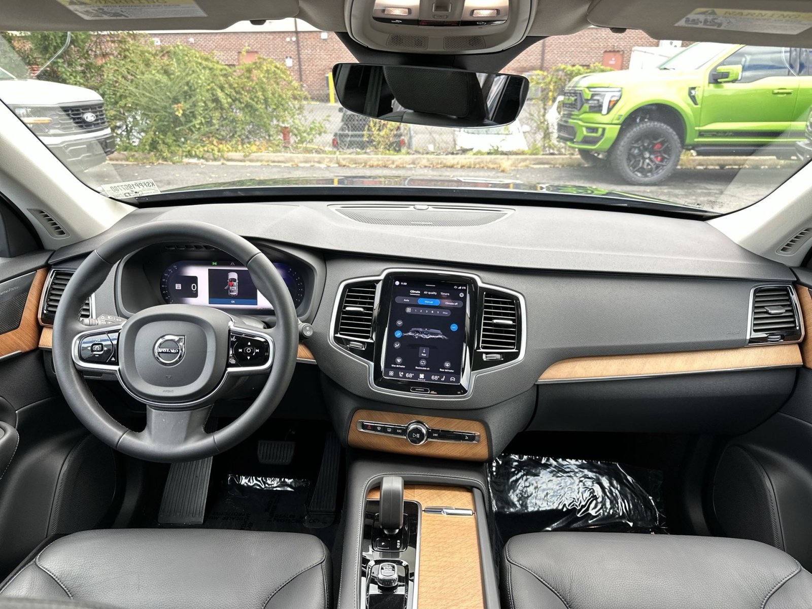 Used 2023 Volvo XC90 B6 Plus w/ Protection Package AWD/4WD image 23