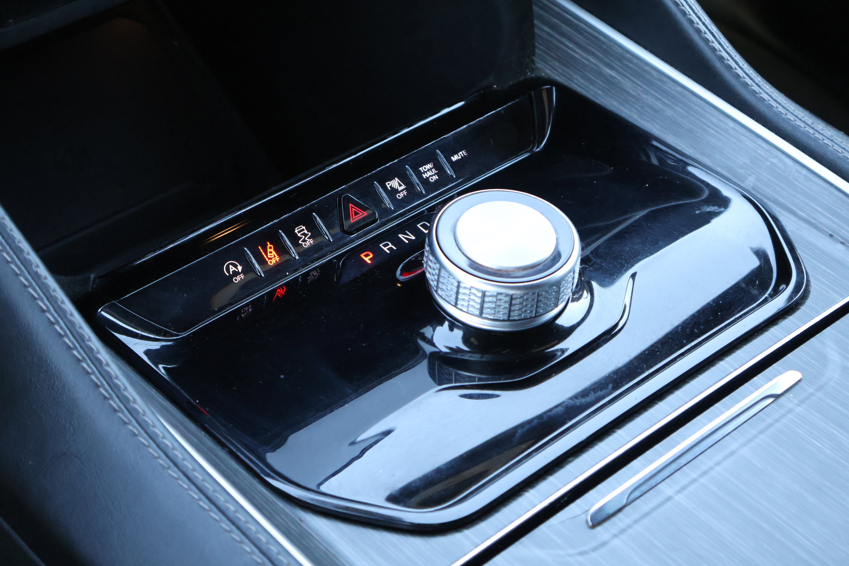 Used 2024 Jeep Wagoneer Series II w/ Flexible Seating Group image 25