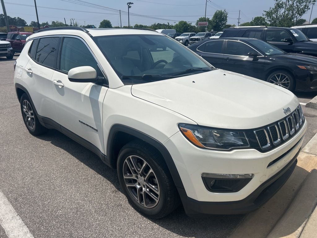 Used 2019 Jeep Compass Latitude FWD image 3