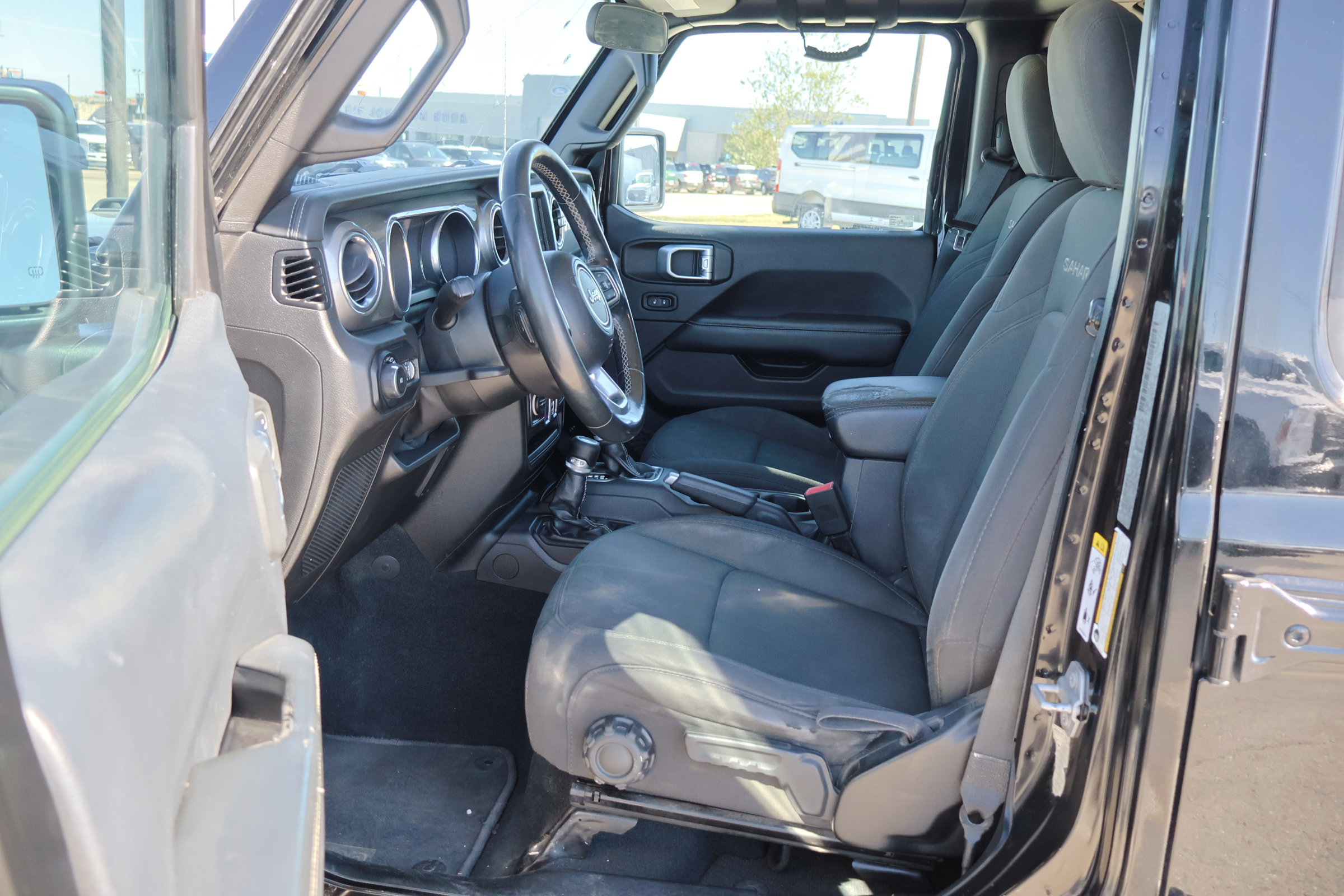 Used 2019 Jeep Wrangler Unlimited Sahara image 16