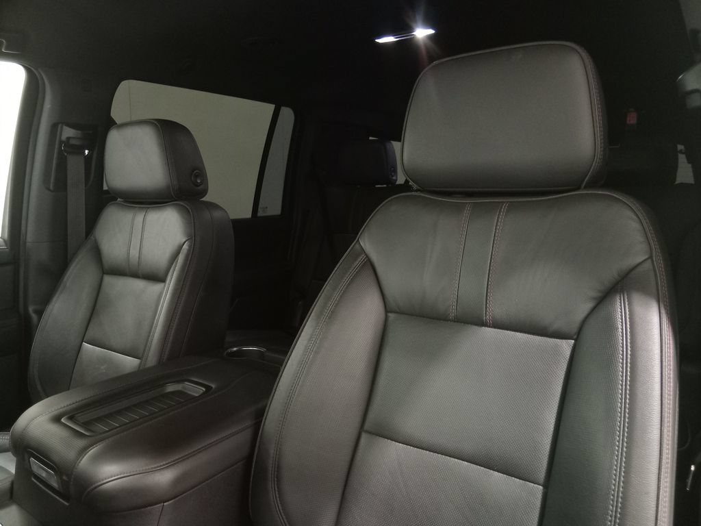 Used 2021 Chevrolet Suburban RST AWD/4WD image 14