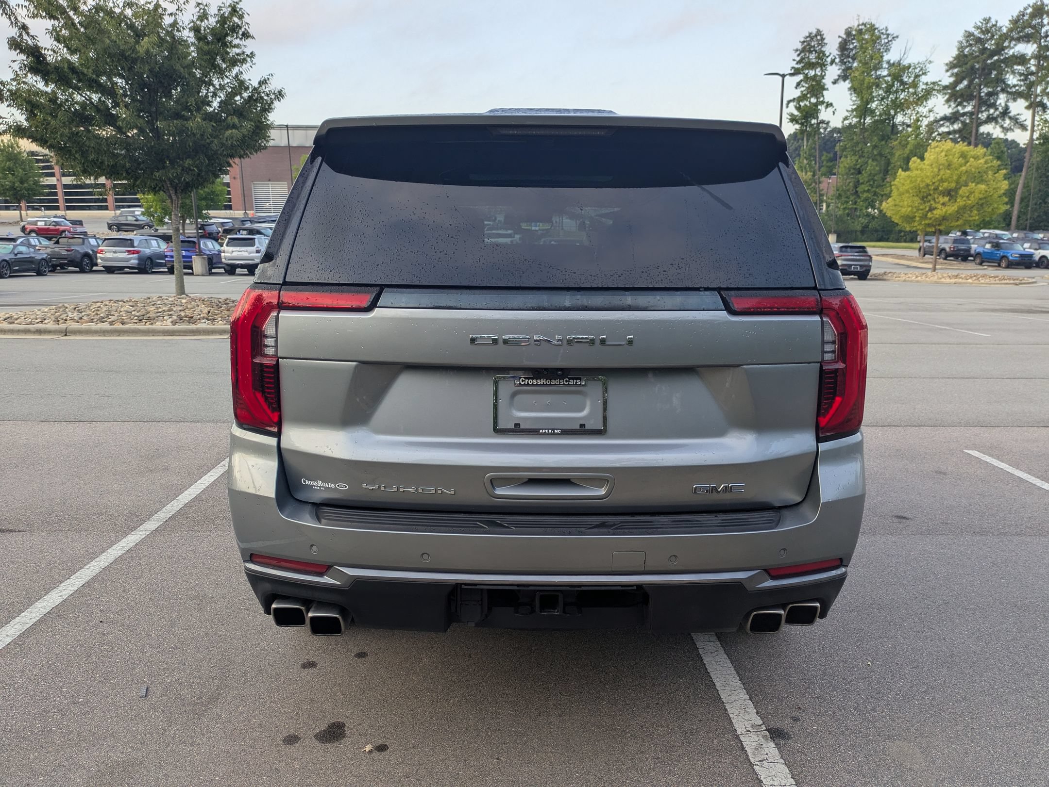 Used 2025 GMC Yukon Denali Ultimate AWD/4WD image 5
