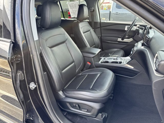 Certified 2023 Ford Explorer XLT w/ Equipment Group 202A AWD/4WD image 12