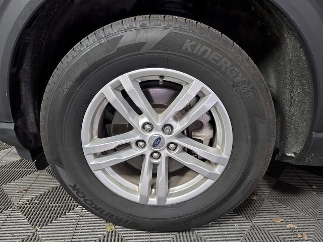 Certified 2023 Ford Explorer XLT w/ Equipment Group 202A image 8